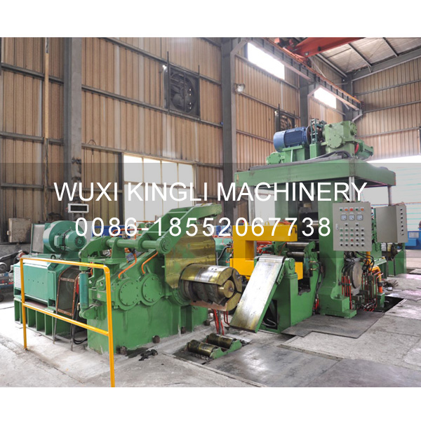 Four roll and six roll reversing rolling mill